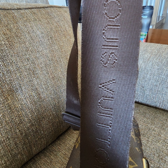 Authentic Louis Vuitton Monogram Messenger Bag - Picture 13 of 14